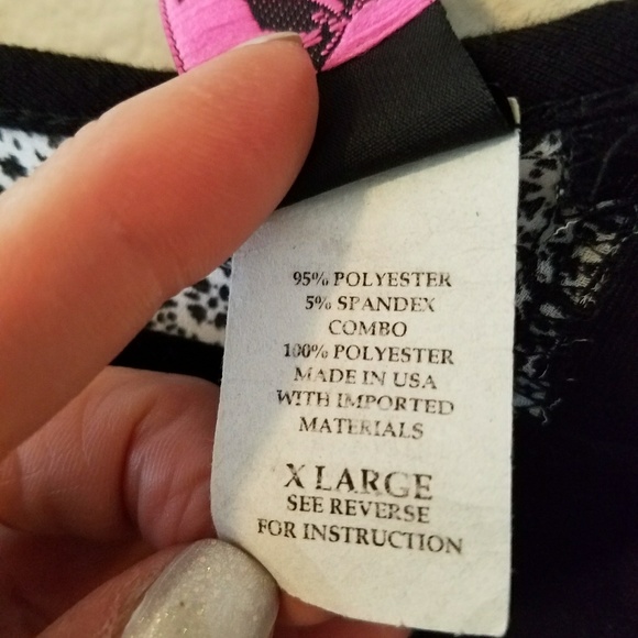 Black short sleeve - Picture 2 of 3